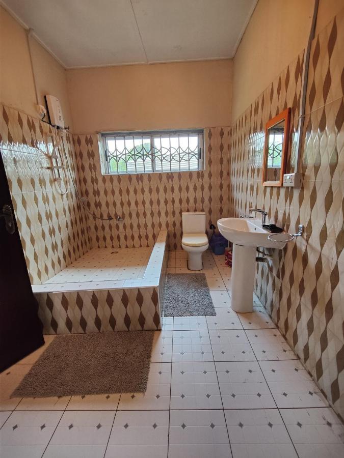 Tumi Hostel Кумаси Екстериор снимка