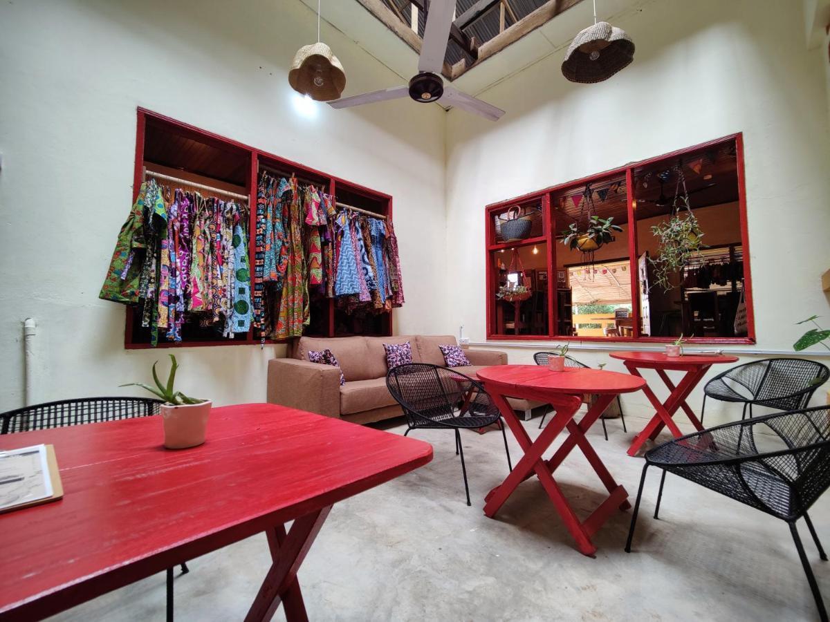 Tumi Hostel Кумаси Екстериор снимка