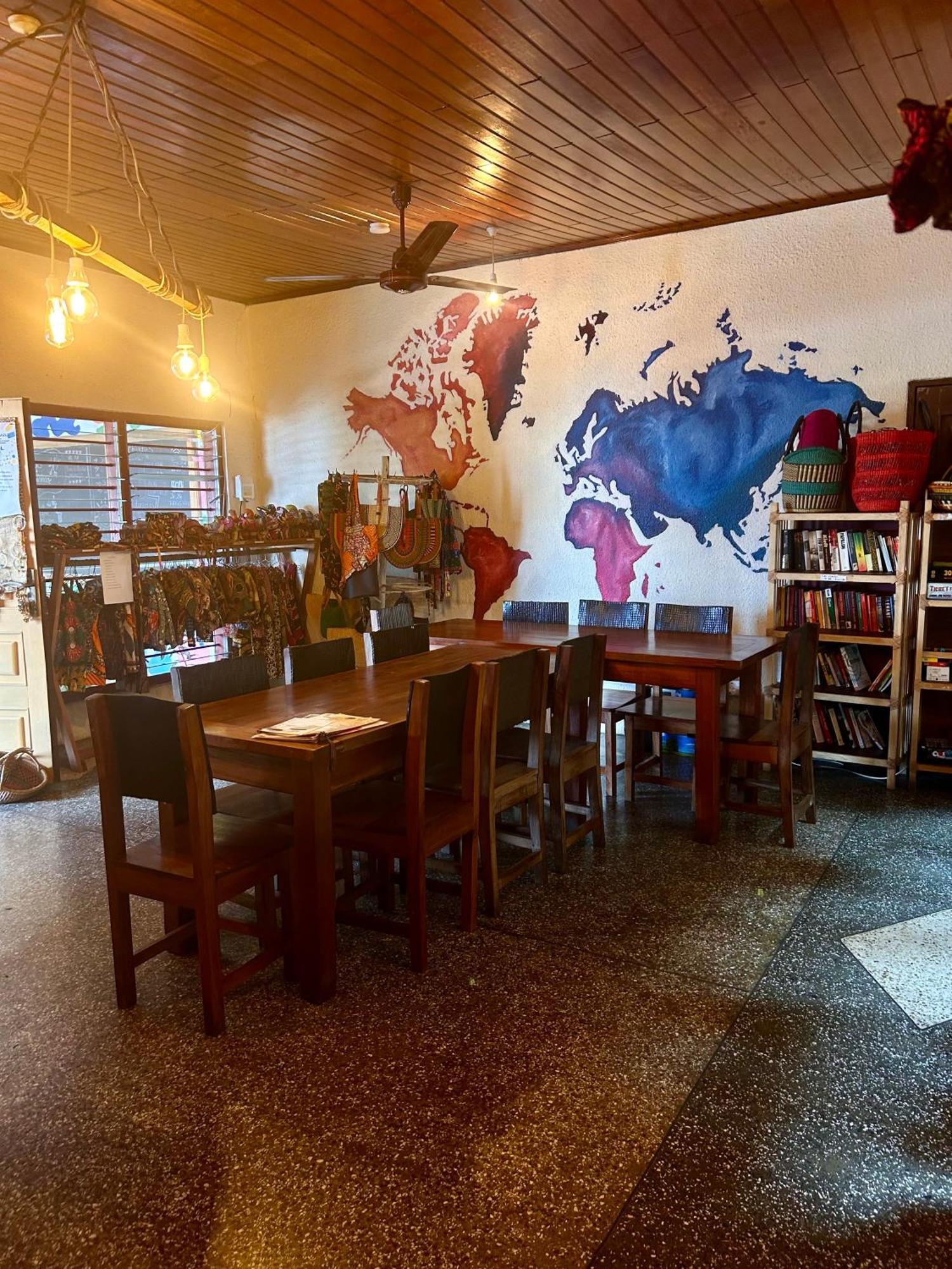 Tumi Hostel Кумаси Екстериор снимка