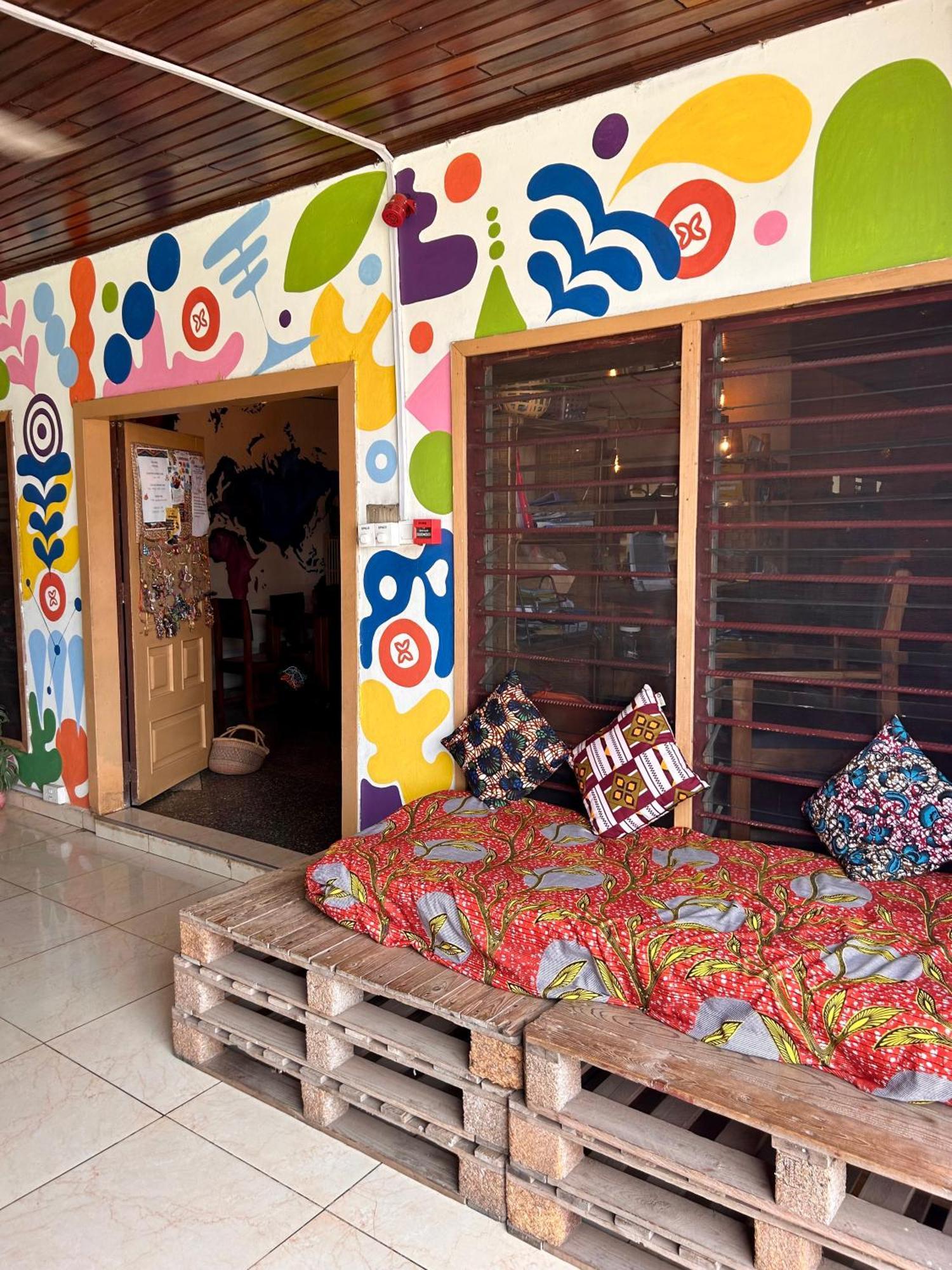 Tumi Hostel Кумаси Екстериор снимка